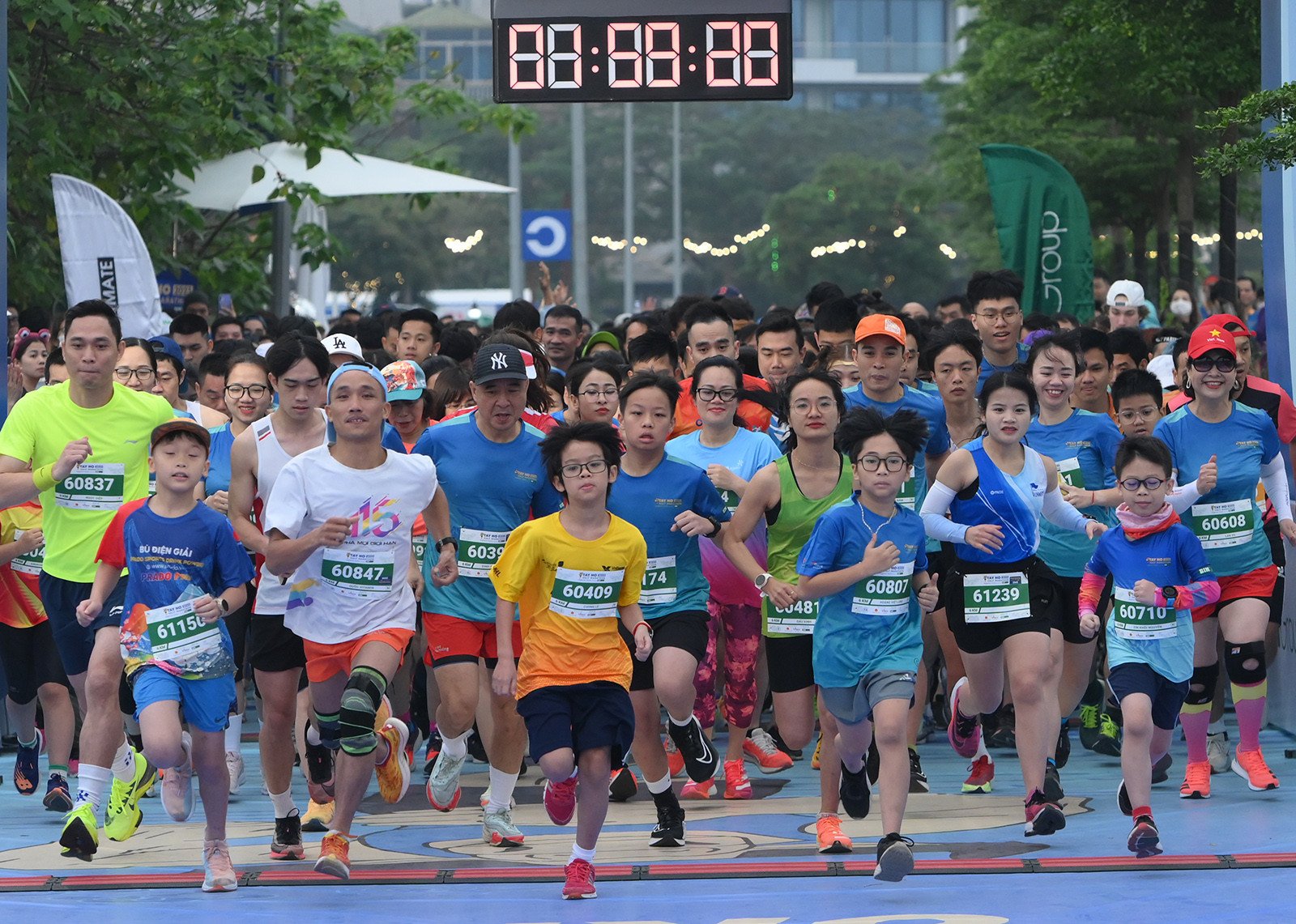 Giải chạy bán marathon Tây Hồ trở lại với cung đường huyền thoại