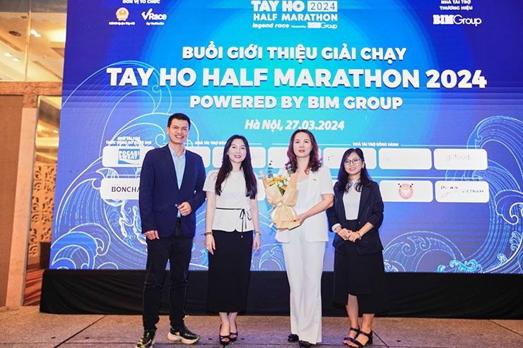 Bất ngờ Tay Ho Half Marathon: Giải chạy bán marathon thu hút hơn 10.000 VĐV